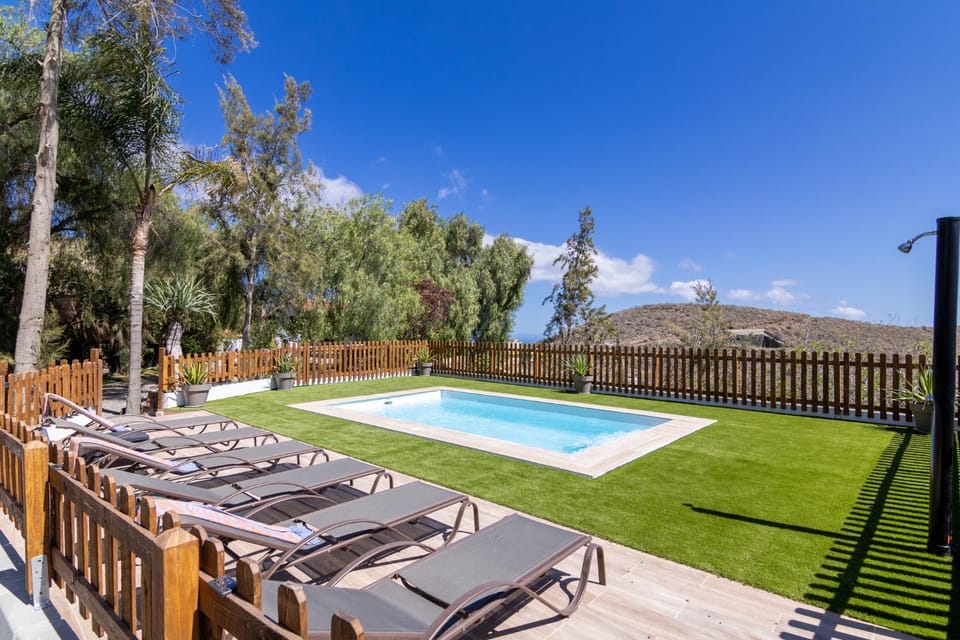 Spring, Day, Natural landscape, Garden, Garden view, Mountain view, Pool view, Swimming pool, sunbed