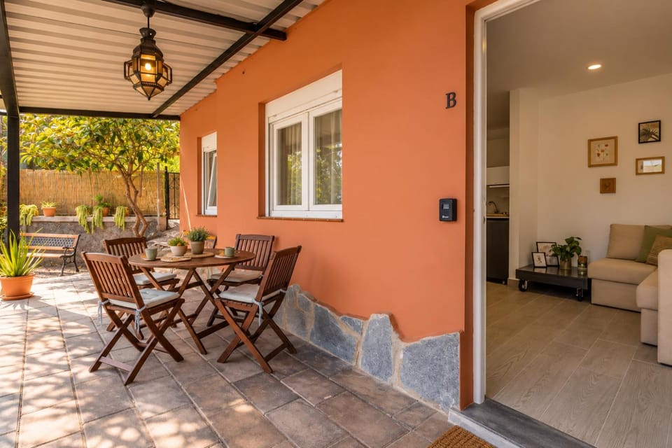 Patio, Day, Balcony/Terrace, Living room, Seating area, Dining area