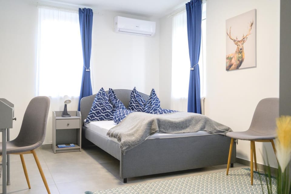 Bed, Photo of the whole room, Bedroom, air conditioner