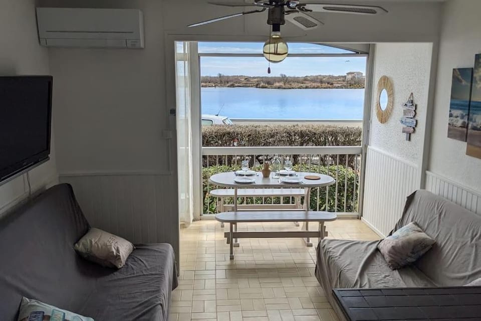 Natural landscape, View (from property/room), Balcony/Terrace, Living room, Dining area, Sea view