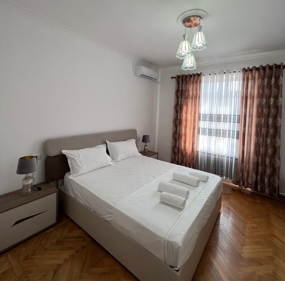 Bed, Bedroom, air conditioner