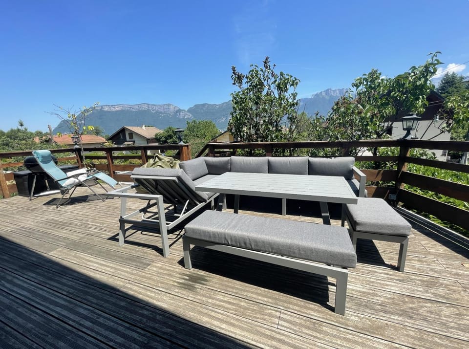 Cosy Chalet Annecy Lake for a family Chalet in Sévrier