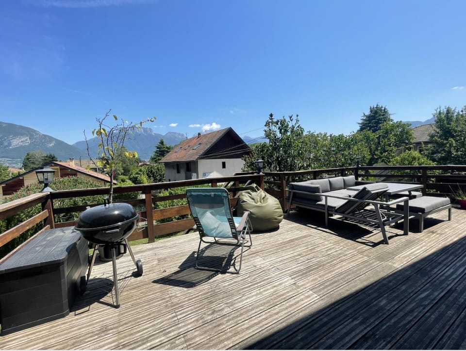 Cosy Chalet Annecy Lake for a family Chalet in Sévrier