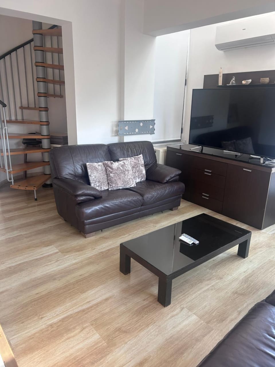 TV and multimedia, Living room, Seating area