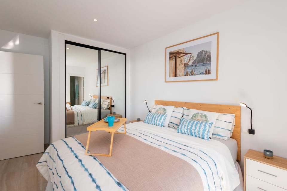 Bed, Photo of the whole room, Bedroom, wardrobe