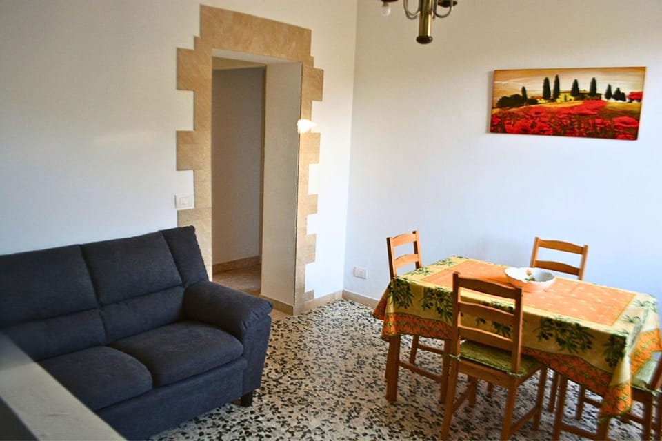 Living room, Seating area, Dining area, Inner courtyard view, locker, locker