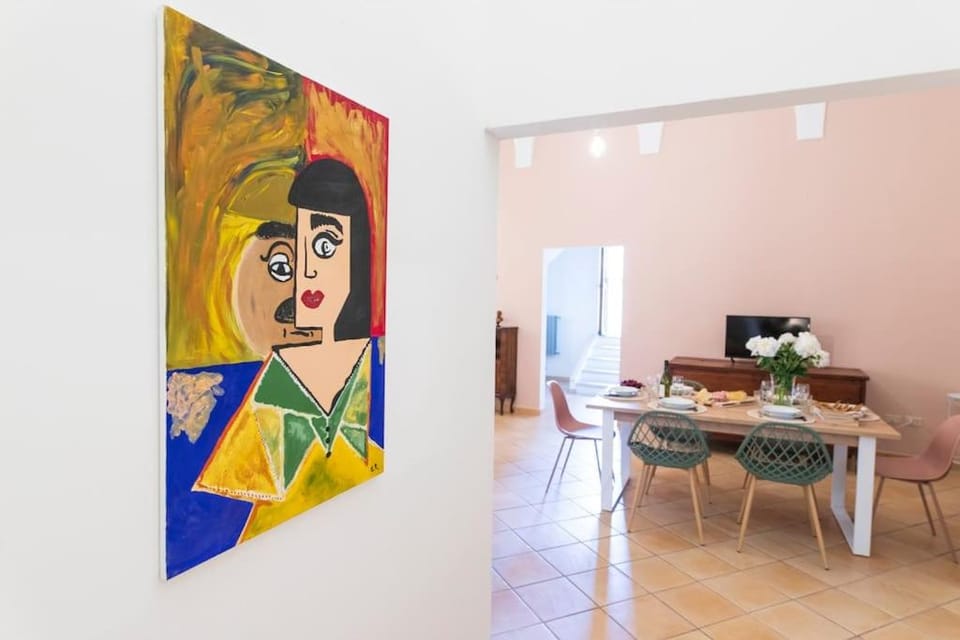 Living room, Decorative detail, Seating area, Dining area