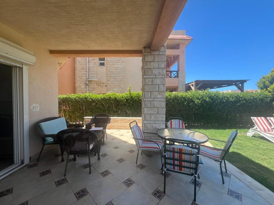 Amazing standalone Villa with 4 master rooms, private Garden, and pool House in Egypt