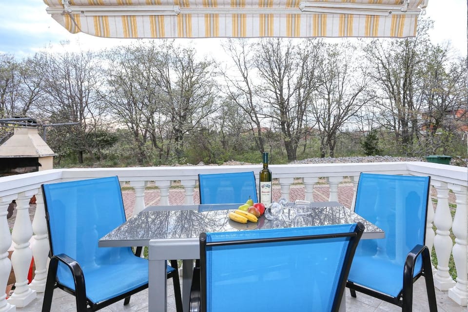 View (from property/room), Balcony/Terrace, Seating area, Dining area