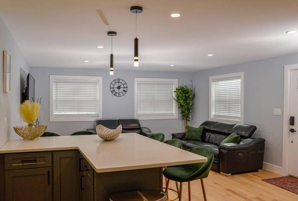 Living room, Seating area, Dining area