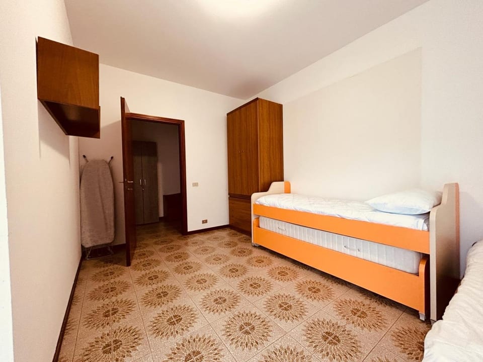 Bed, Photo of the whole room, Bedroom, flat iron, trouser press, wardrobe