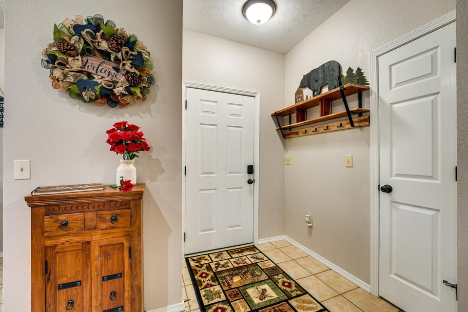 Branson West Vacation Rental with Resort Amenities! Apartment in Table Rock Lake