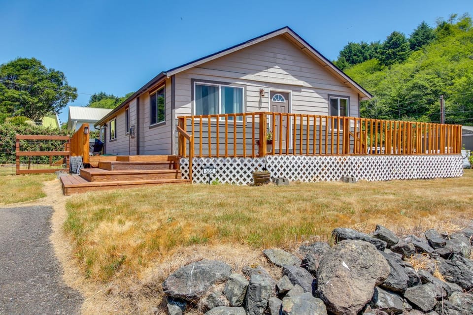 Winchester Bay Vacation Rental Near Dunes and ATV! House in Oregon