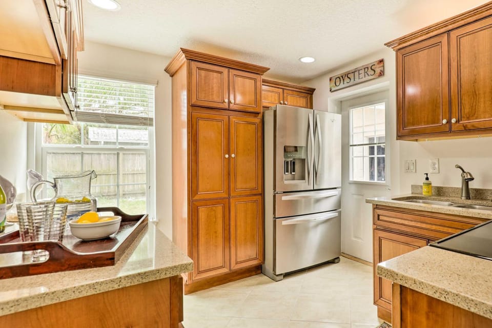St Augustine Apt w/ Hot Tub Access ~ 1 Mi to Beach Apartment in Vilano Beach