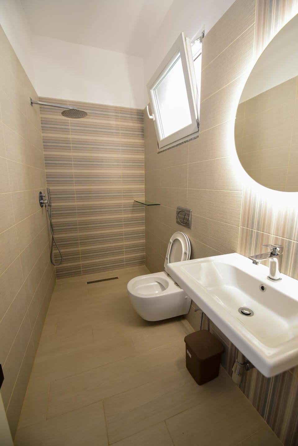 Shower, Toilet, Bathroom, bidet, towels