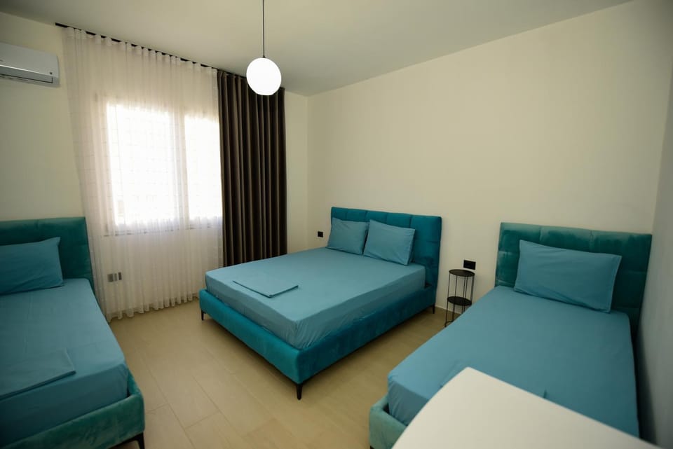 Bed, Photo of the whole room, Bedroom, air conditioner