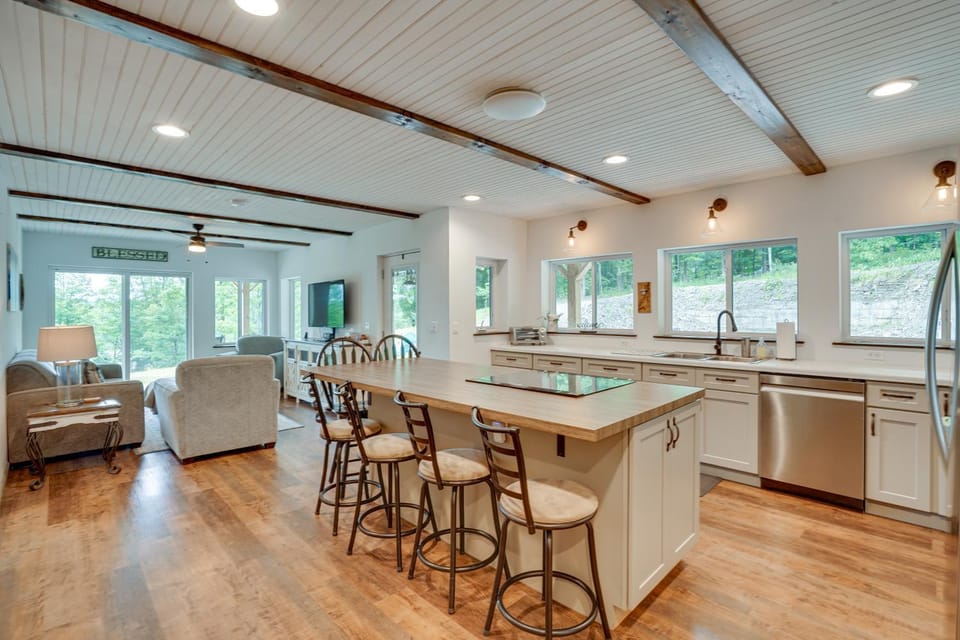 Secluded Marathon Hideaway w/ Fire Pit + Views! House in Pennsylvania