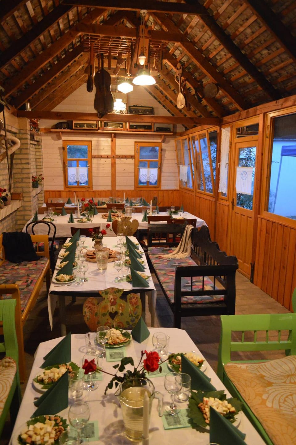 Restaurant/places to eat, BBQ facilities, Kitchen or kitchenette, Banquet/Function facilities, Breakfast