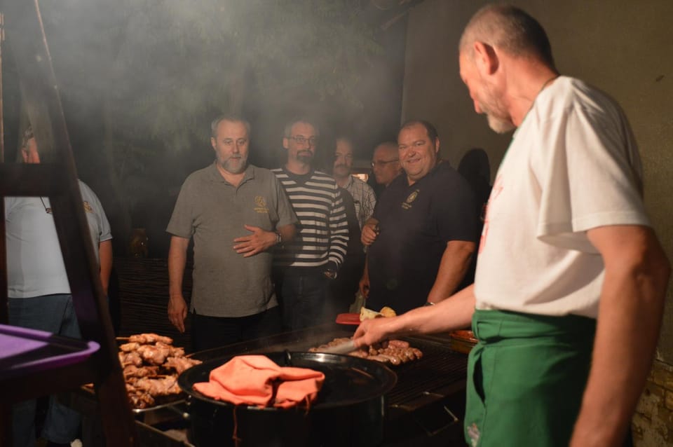 People, BBQ facilities, BBQ facilities, Breakfast, group of guests