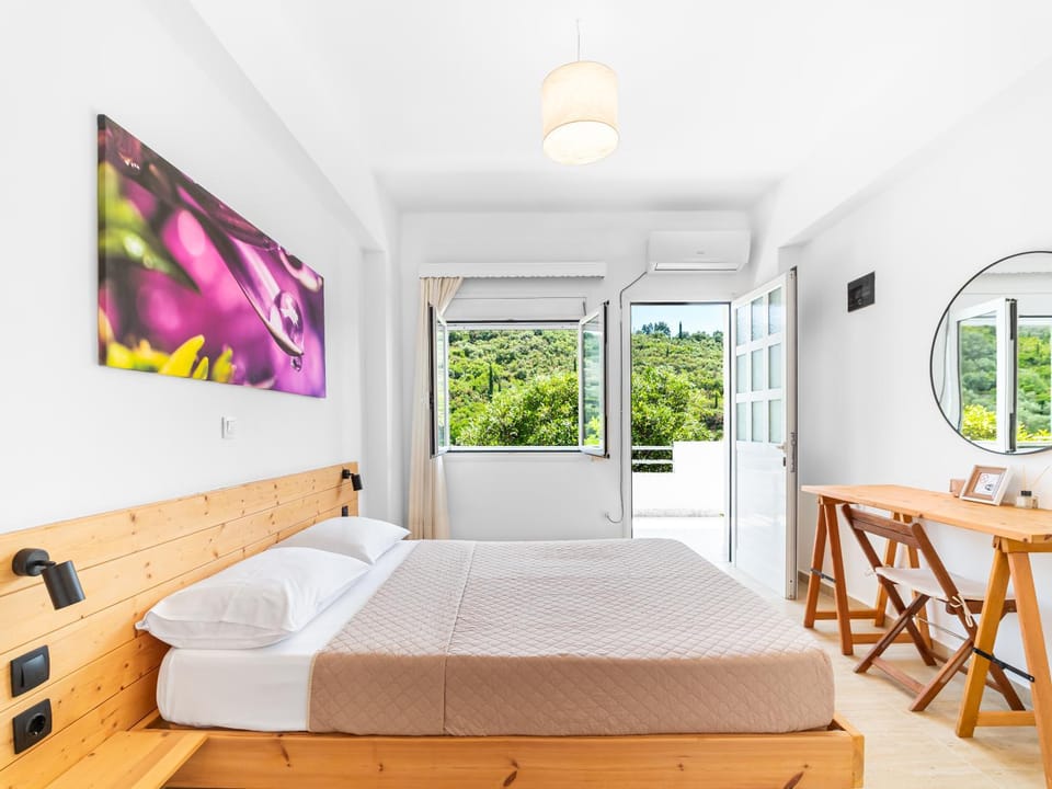 Bed, View (from property/room), Photo of the whole room, Bedroom