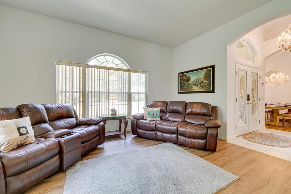 4 Mi to Rainbow Springs: Dunnellon Villa w/ Pool! Villa in Florida