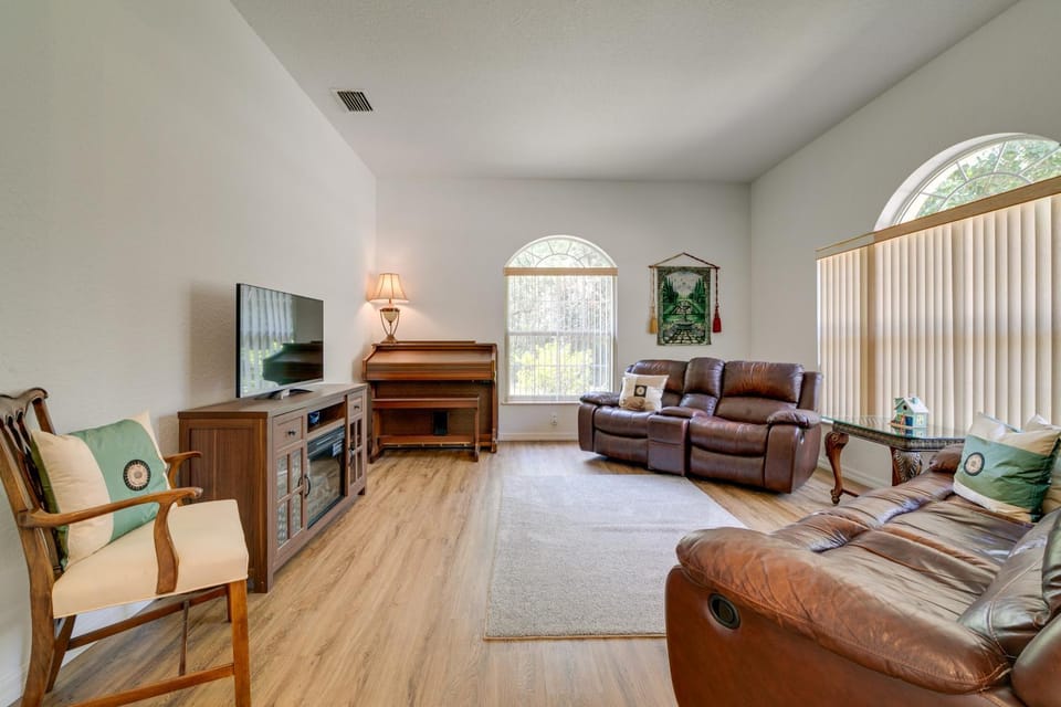 4 Mi to Rainbow Springs: Dunnellon Villa w/ Pool! Villa in Florida
