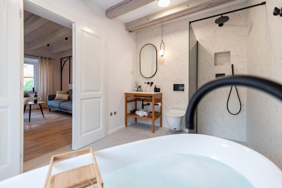 Bathroom, Bedroom, Bath