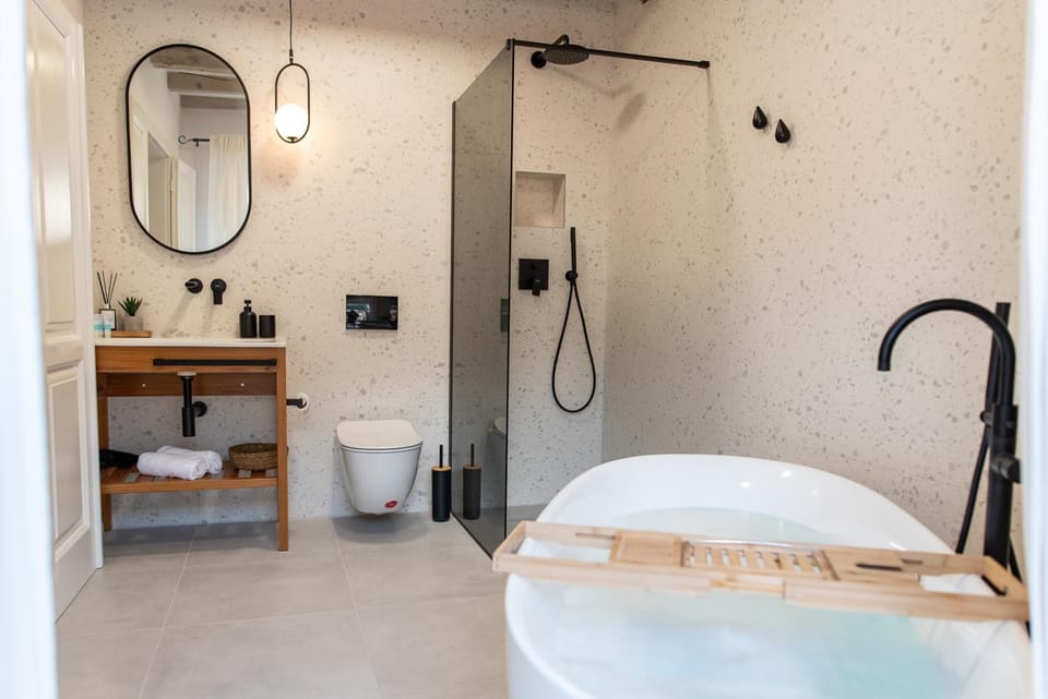 Shower, Toilet, Bathroom, Bath, towels