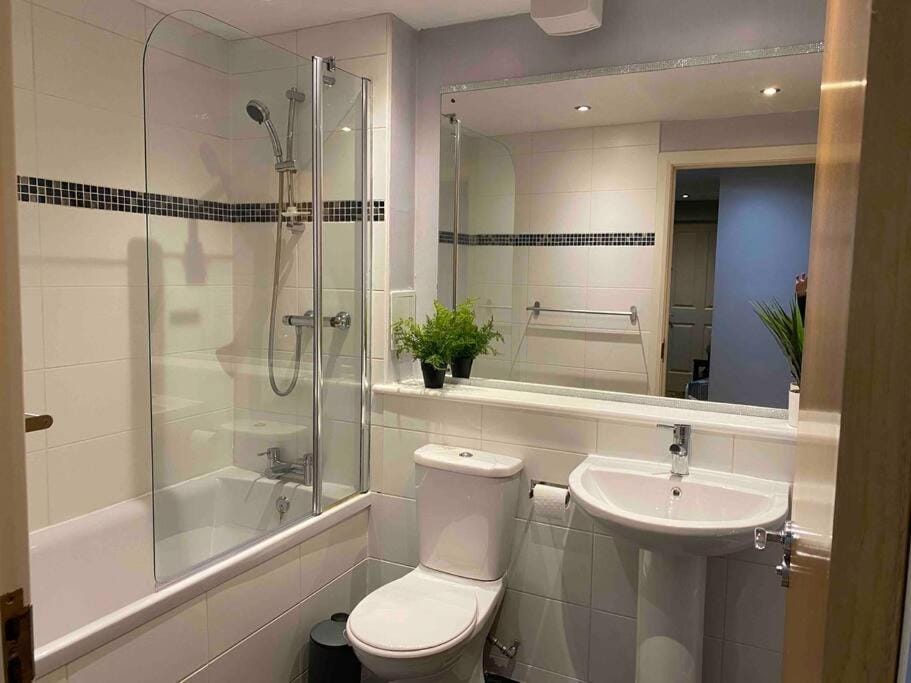 Spacious Ground Floor 2 Bed by Lains Lettings Apartment in Aberdeen