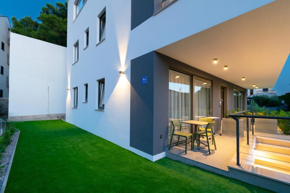 Property building, Garden
