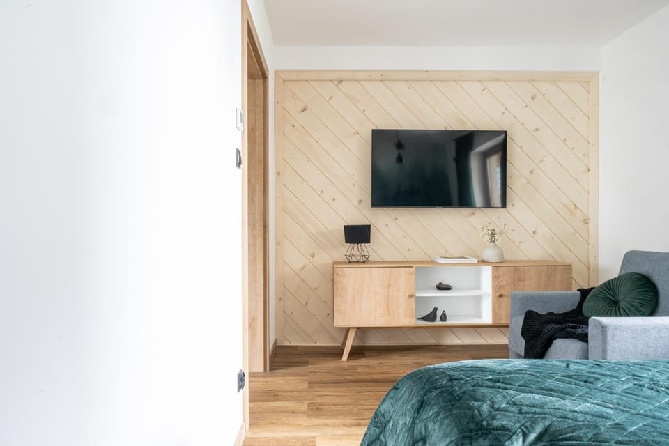 TV and multimedia, Bedroom