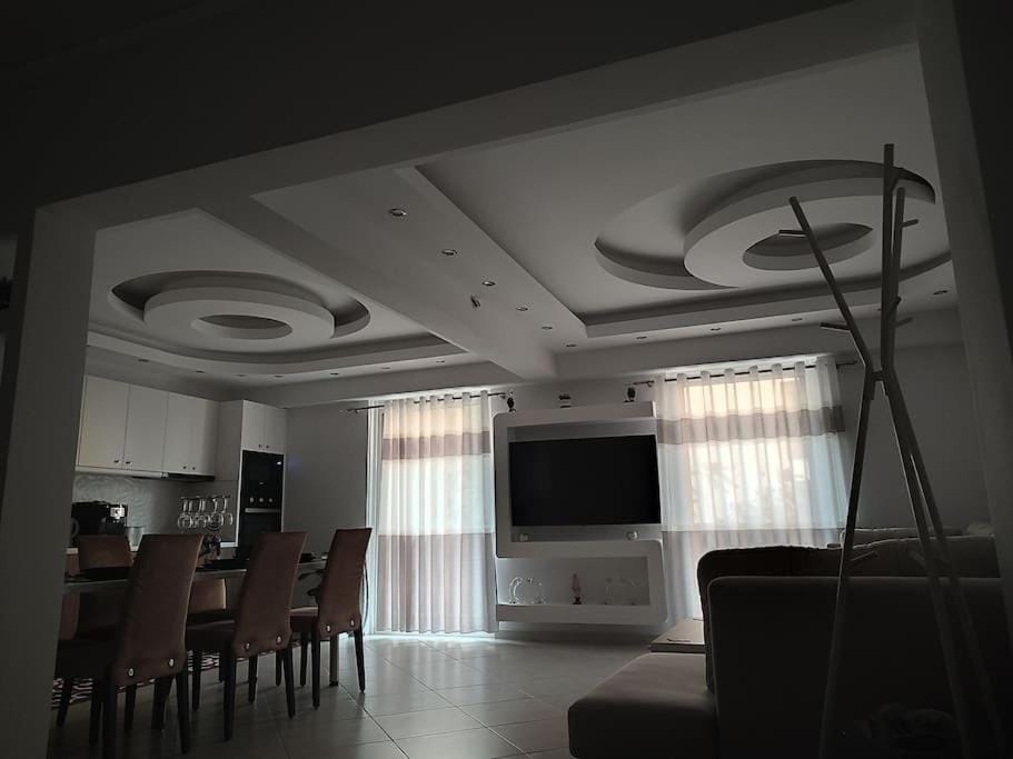 Communal lounge/ TV room, TV and multimedia, Living room, Seating area