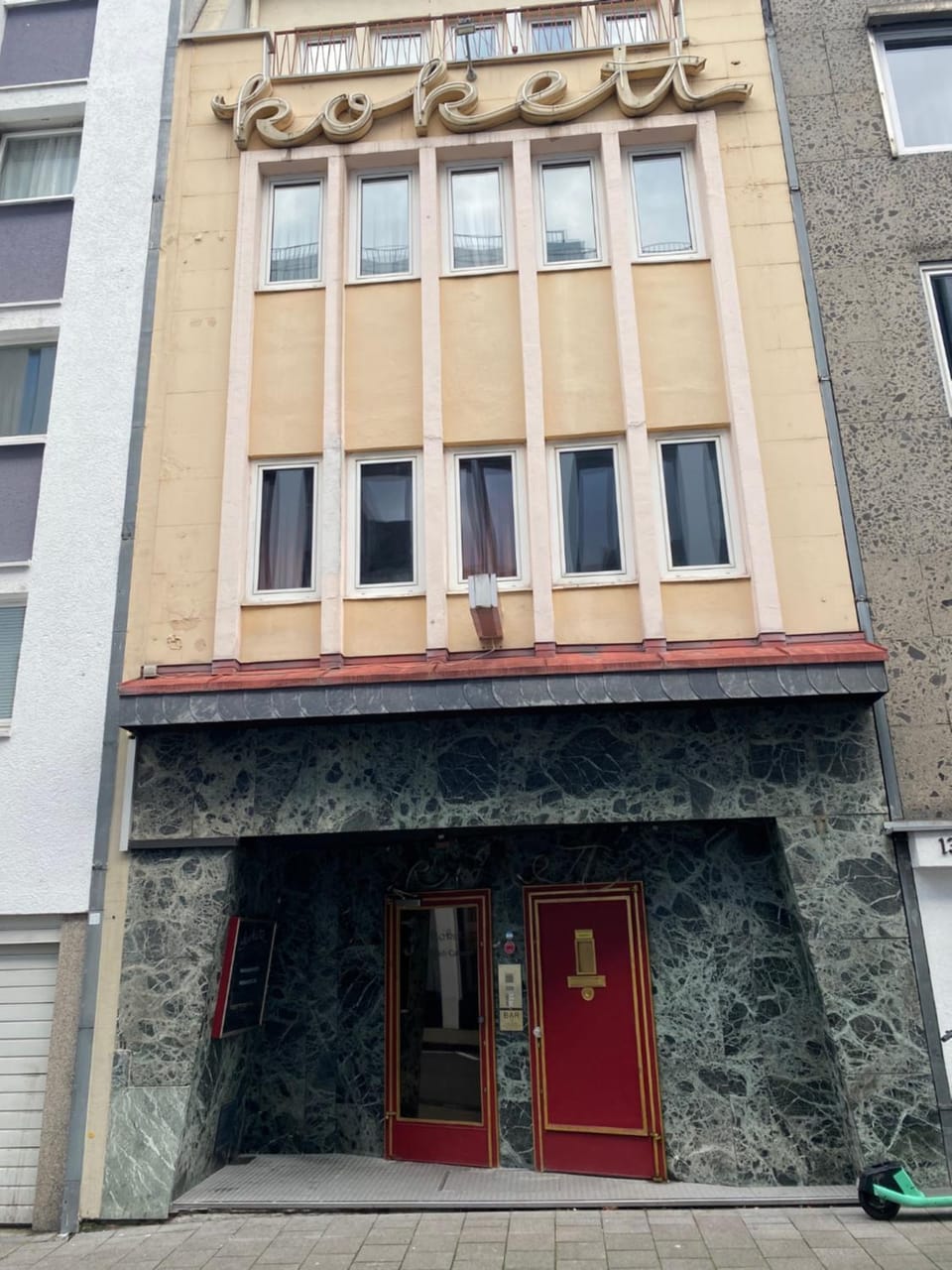 Property building, Facade/entrance