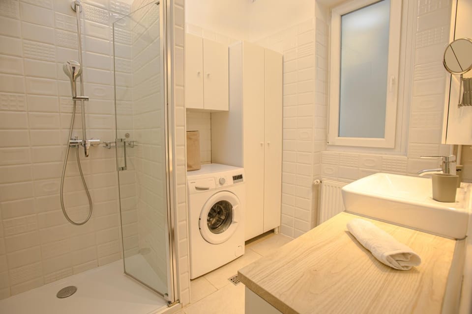 Shower, Bathroom, washing machine