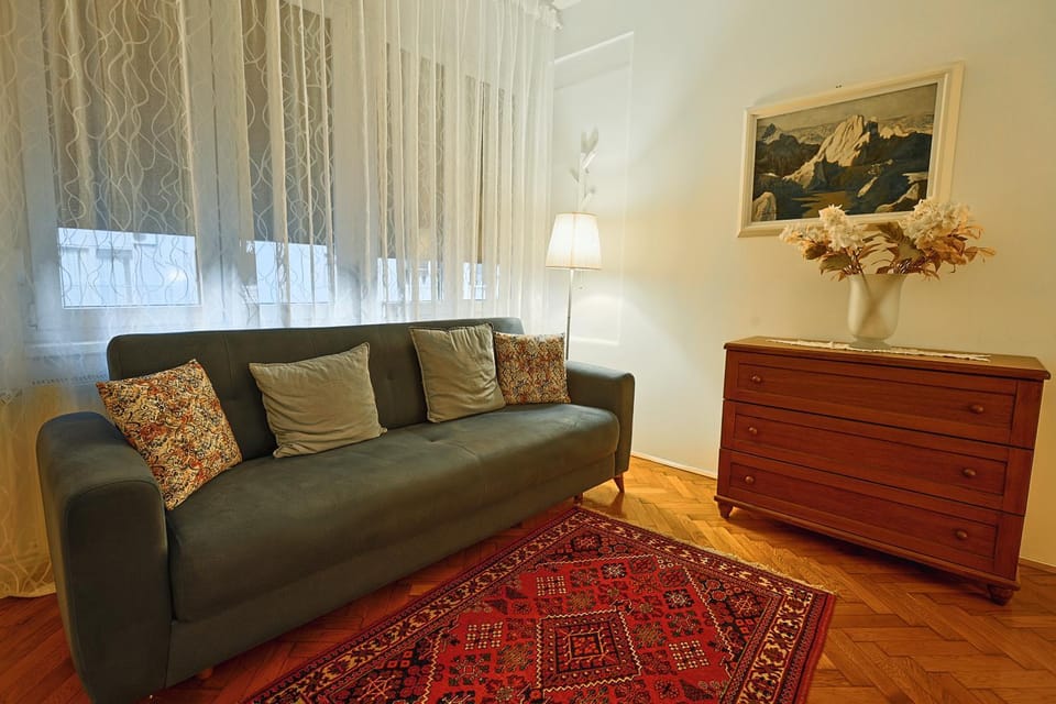 Seating area, Bedroom