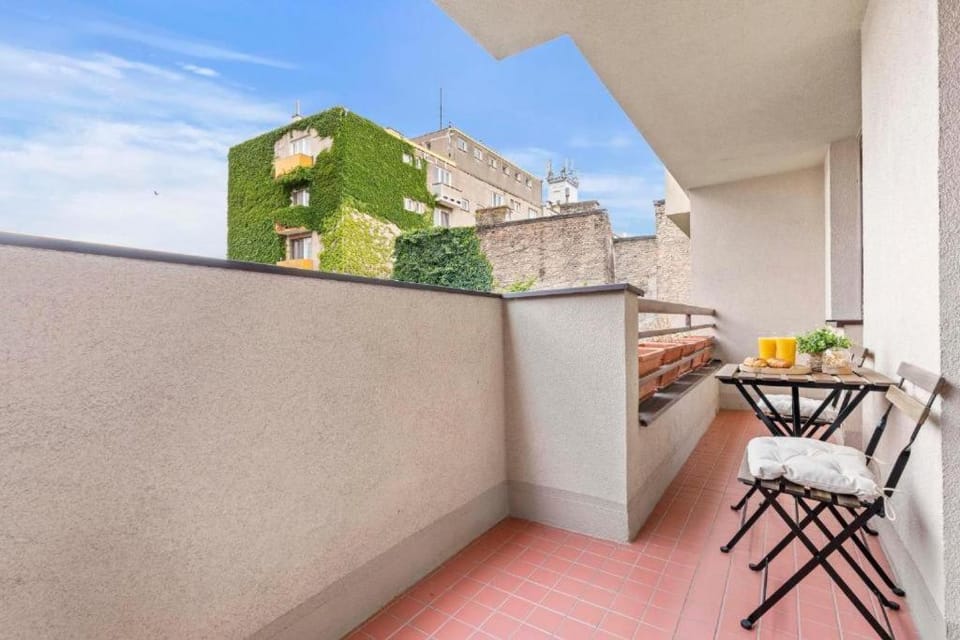 Patio, Day, View (from property/room), Balcony/Terrace, Seating area