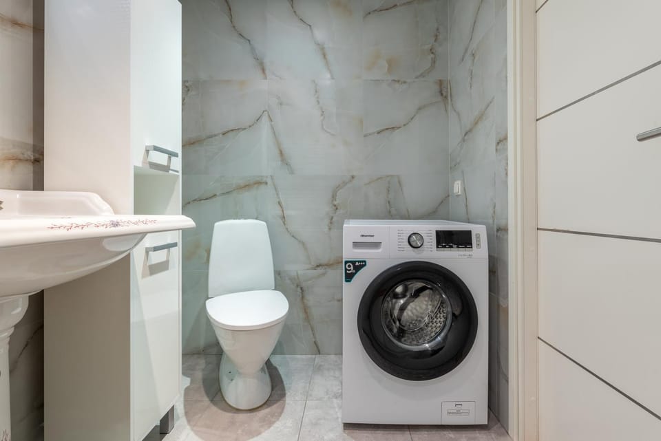 Toilet, washing machine