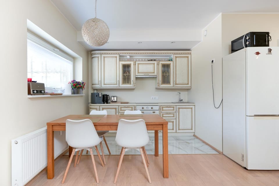 Padriku Apartment with a balcony,near to central,Self Check In 24 7,FREE Parking Apartment in Tallinn