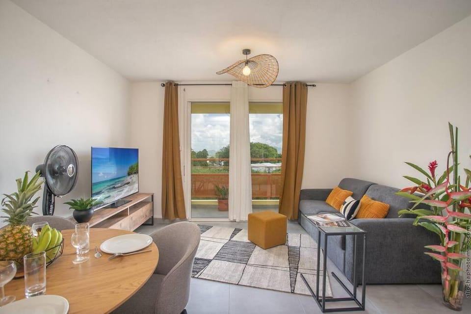 TV and multimedia, Living room, Dining area
