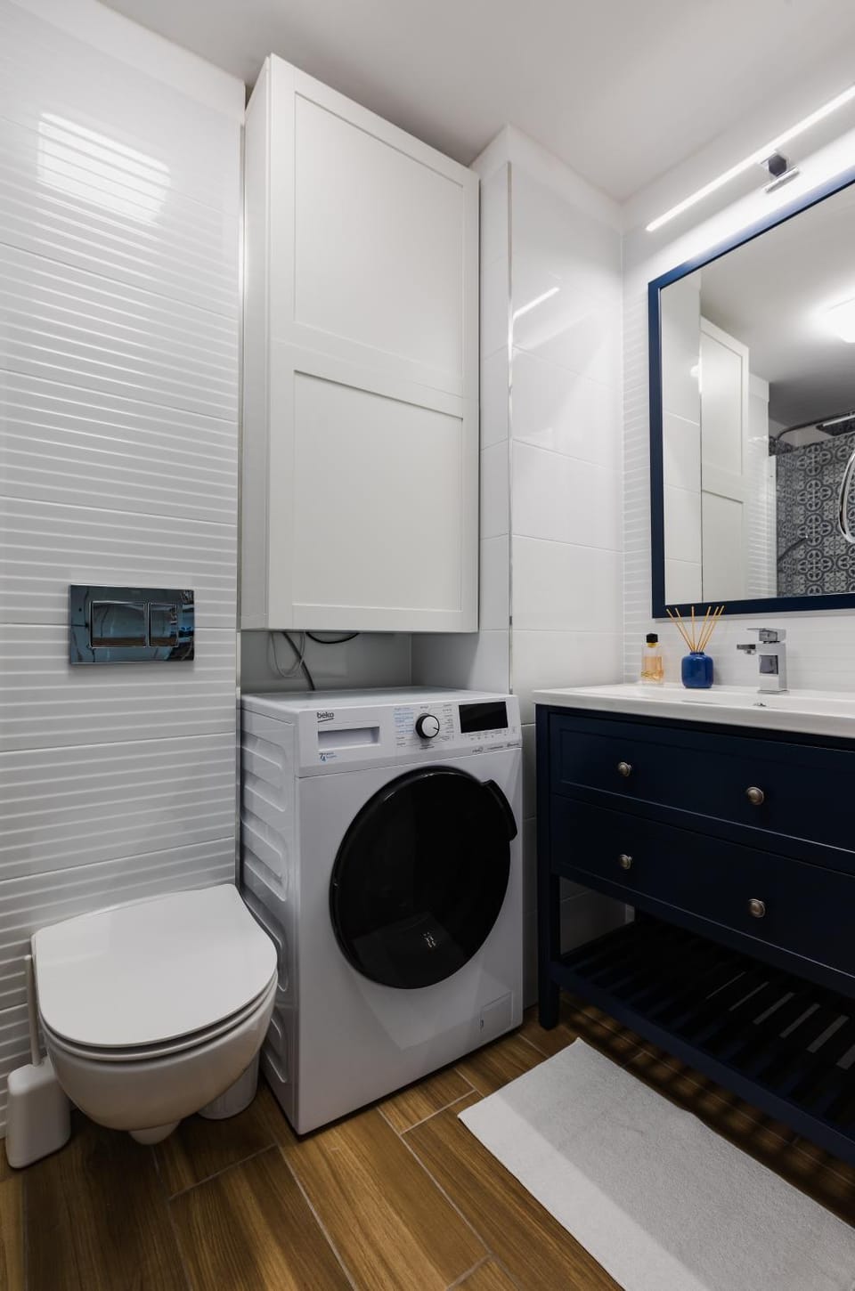 Shower, Toilet, Bathroom, towels, washing machine, dryer