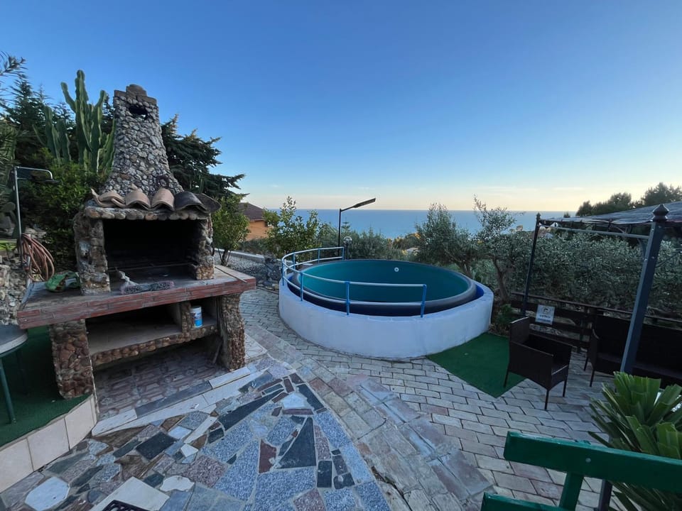 Villetta vista mare con piscina, giardino e parcheggio privato House in Licata
