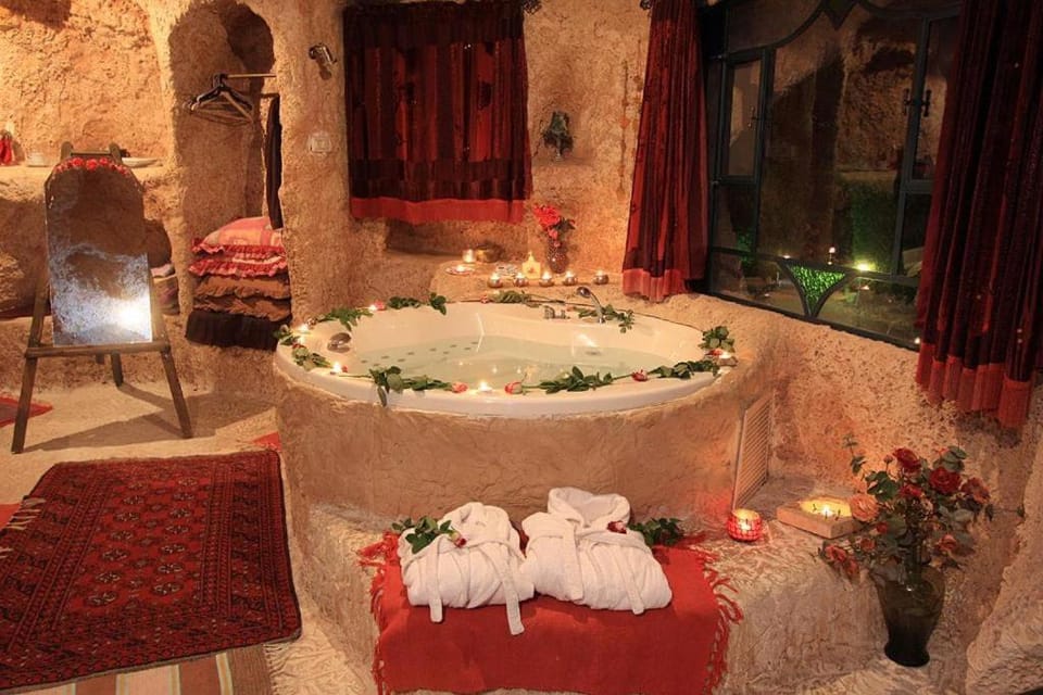 Hot Tub, towels