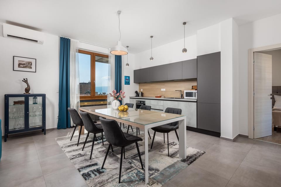 Kitchen or kitchenette, Living room, Seating area, Dining area, minibar, pet friendly, stove