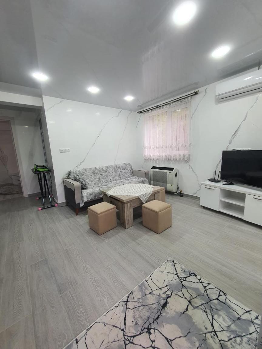 Гостевой дом с апартаментами с видом на город Bed and Breakfast in Batumi