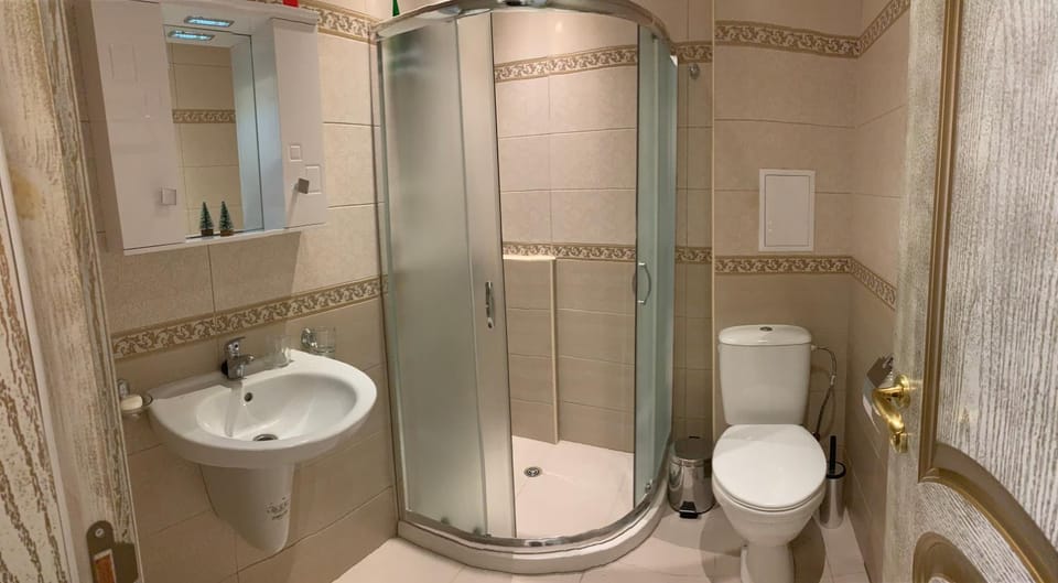 Shower, Toilet, Bathroom
