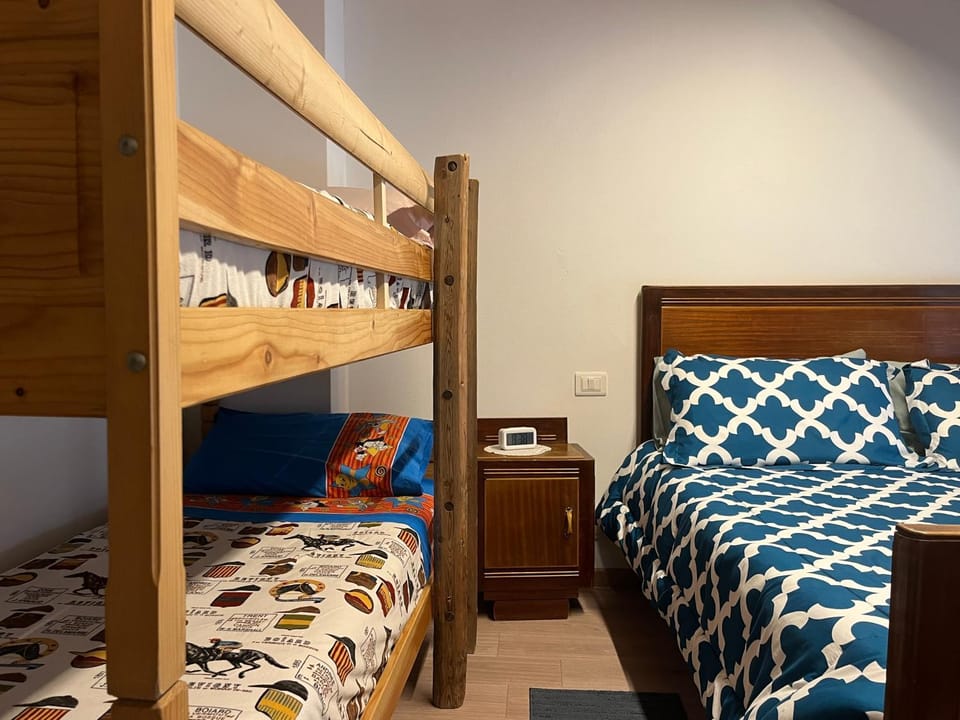 Bed, bunk bed