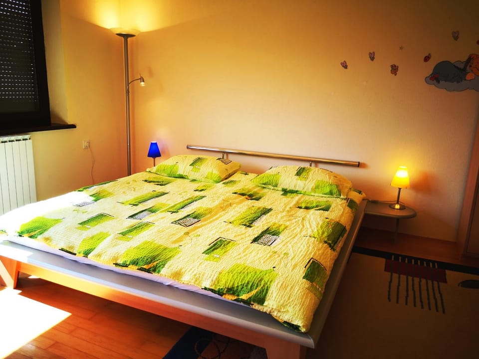 Bed, Bedroom