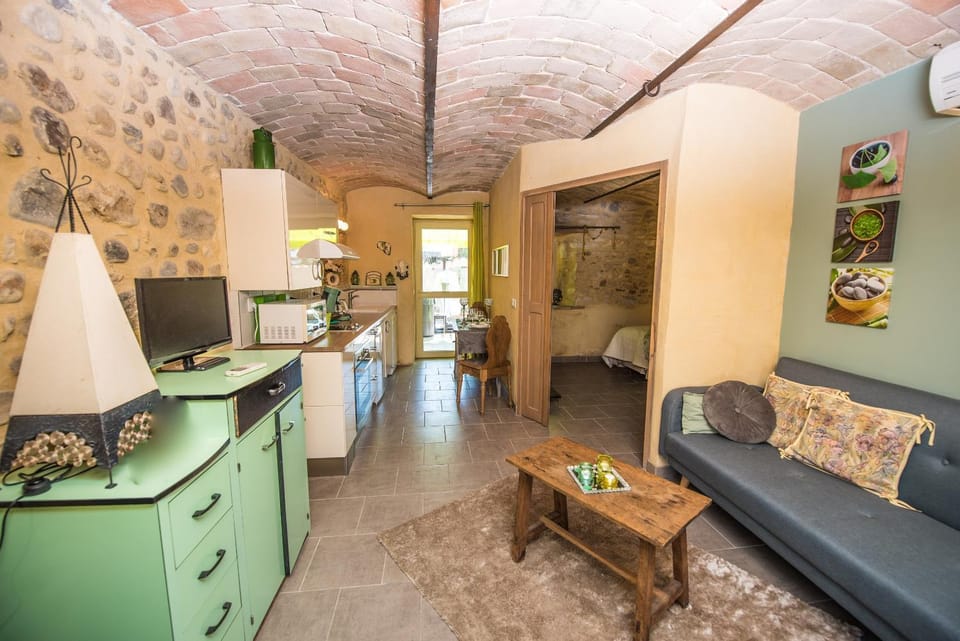 Gîte avec jacuzzi privatif dans un mas provençal House in Provence