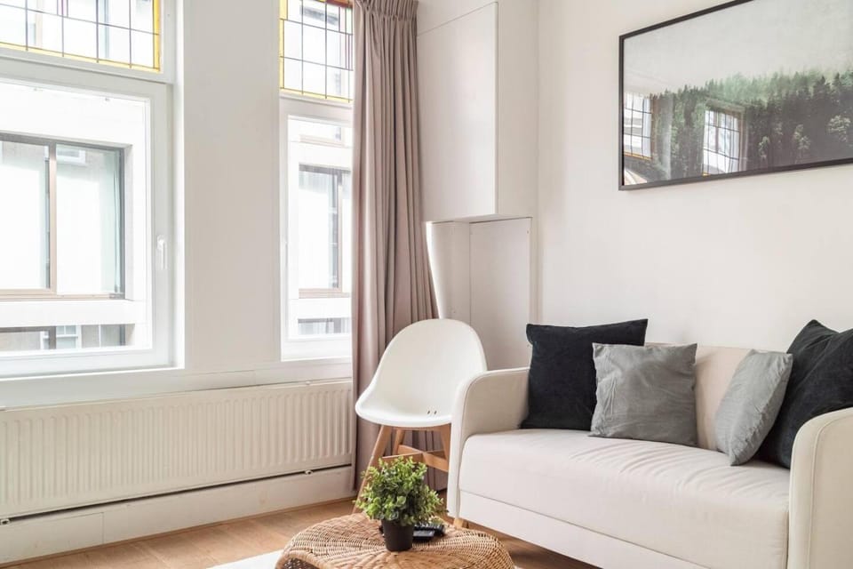 Living room, Seating area, internet