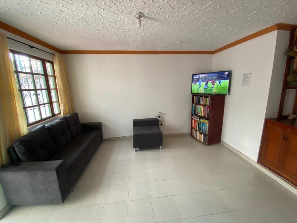 Communal lounge/ TV room